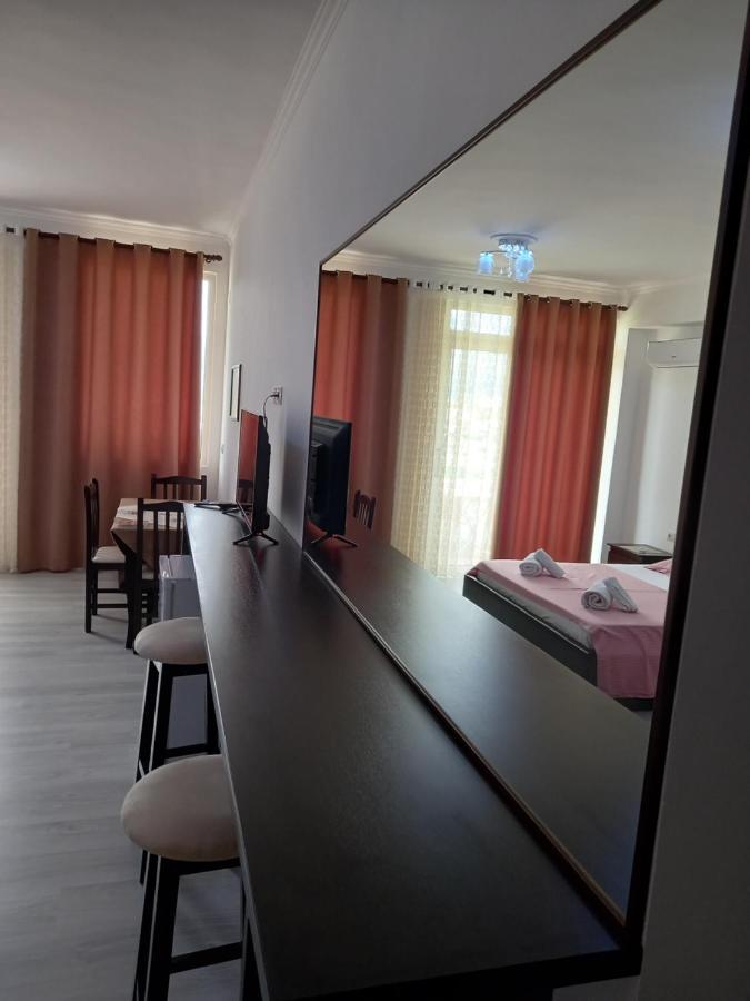 Vladimir Estate Hotel Gjirokastër Екстериор снимка