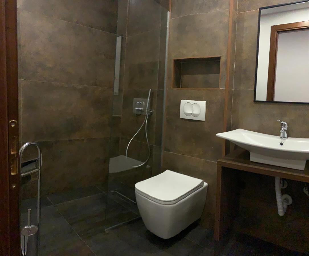 Vladimir Estate Hotel Gjirokastër Екстериор снимка