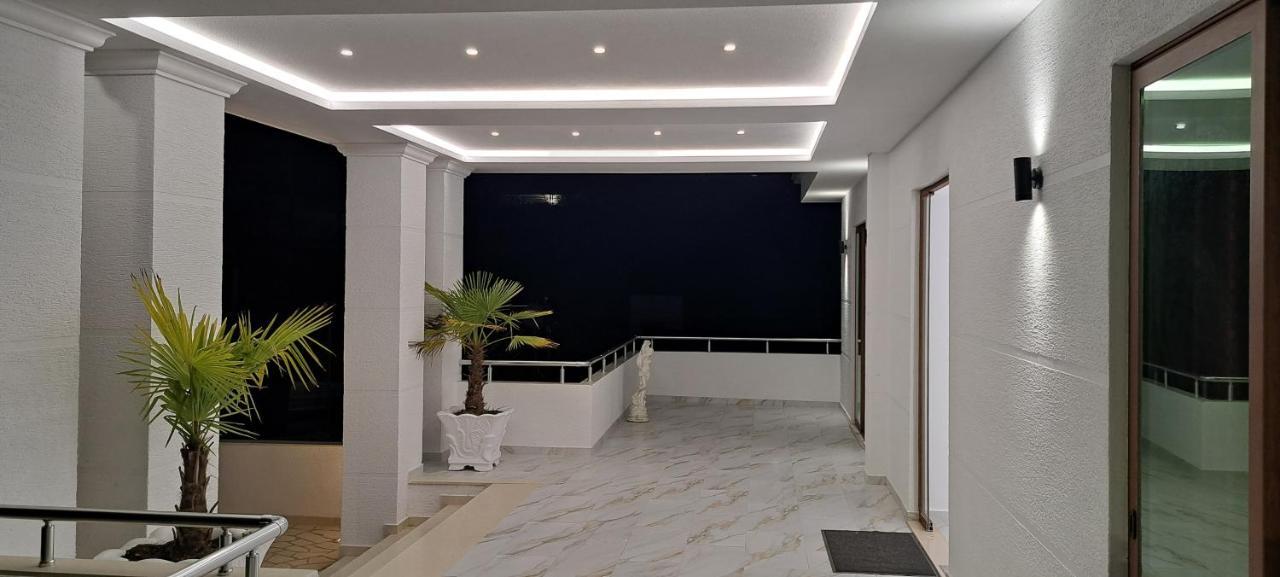 Vladimir Estate Hotel Gjirokastër Екстериор снимка