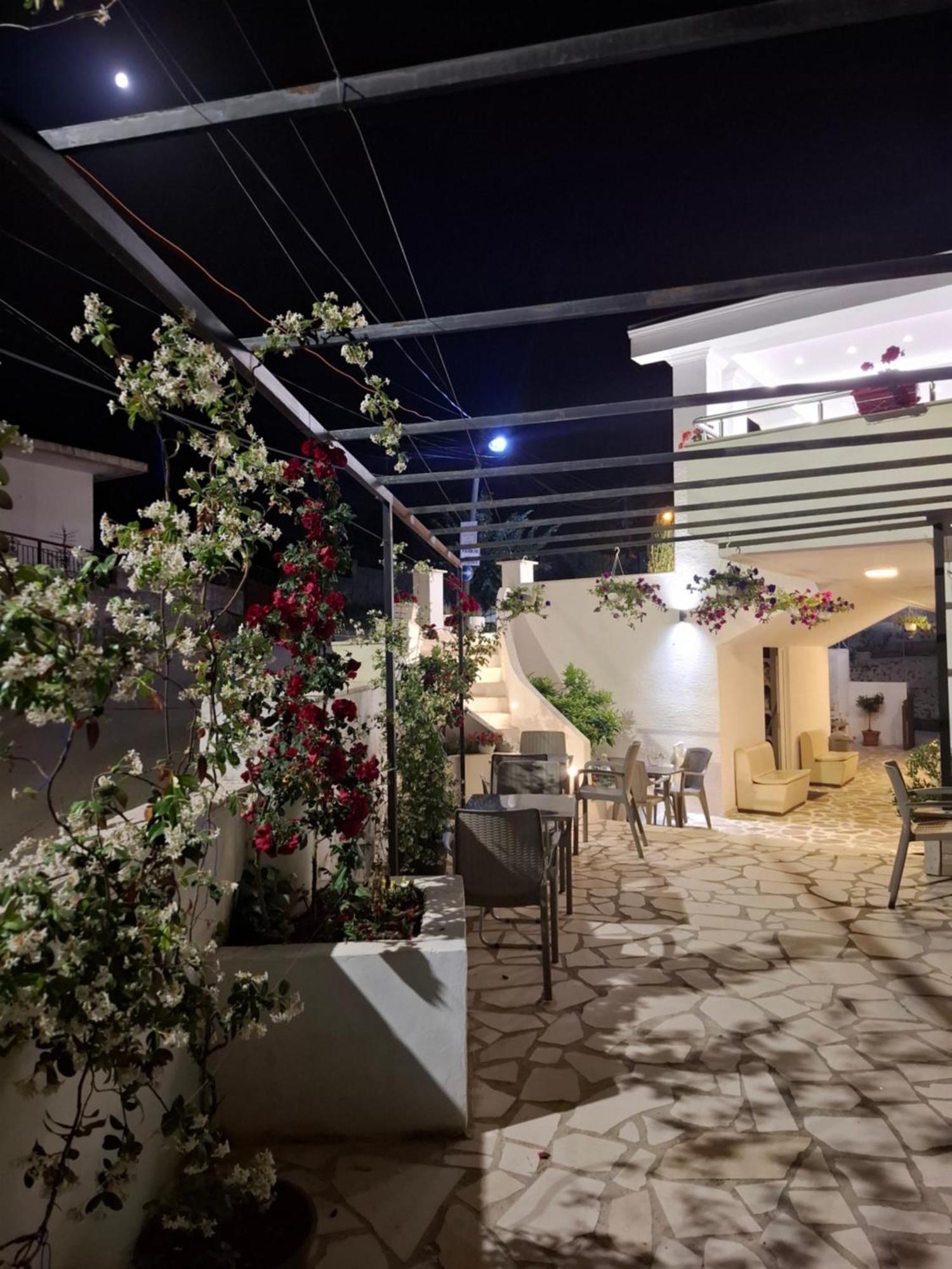 Vladimir Estate Hotel Gjirokastër Екстериор снимка