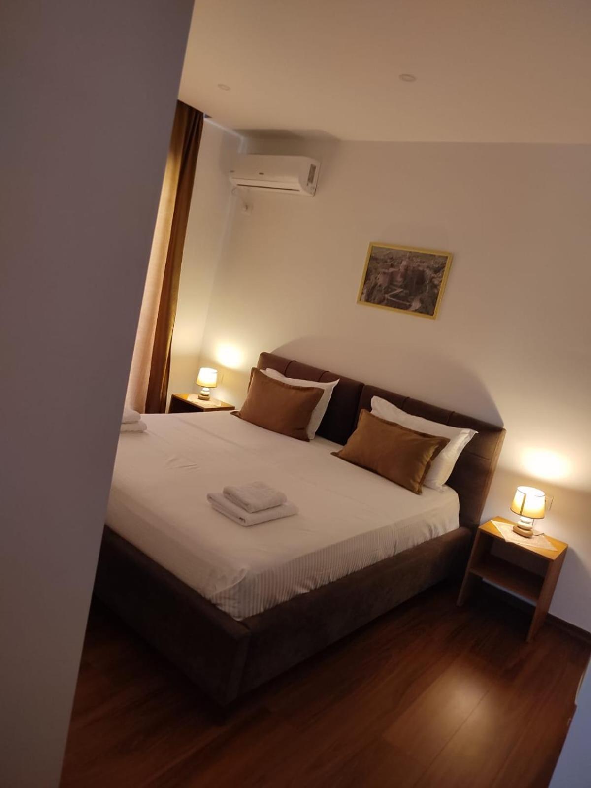 Vladimir Estate Hotel Gjirokastër Екстериор снимка