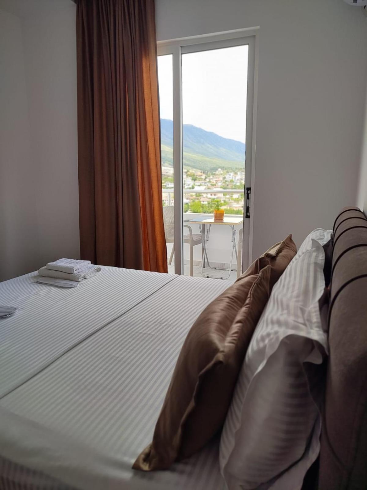 Vladimir Estate Hotel Gjirokastër Екстериор снимка