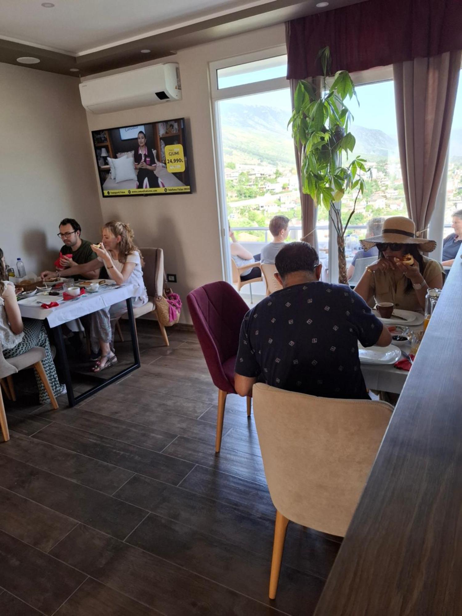 Vladimir Estate Hotel Gjirokastër Екстериор снимка