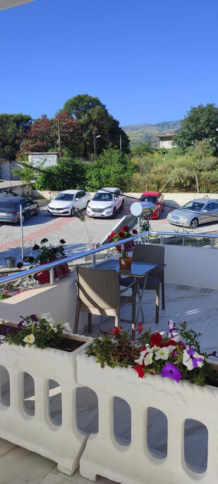 Vladimir Estate Hotel Gjirokastër Екстериор снимка